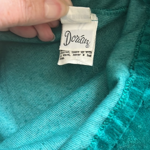 Loungewear velour nightgown by Halston 1V. - Picture 4 of 10